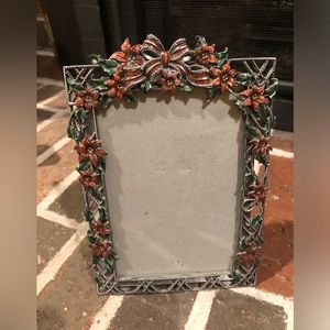 adorable vintage pewter floral and ribbon frame picture size 4x6”